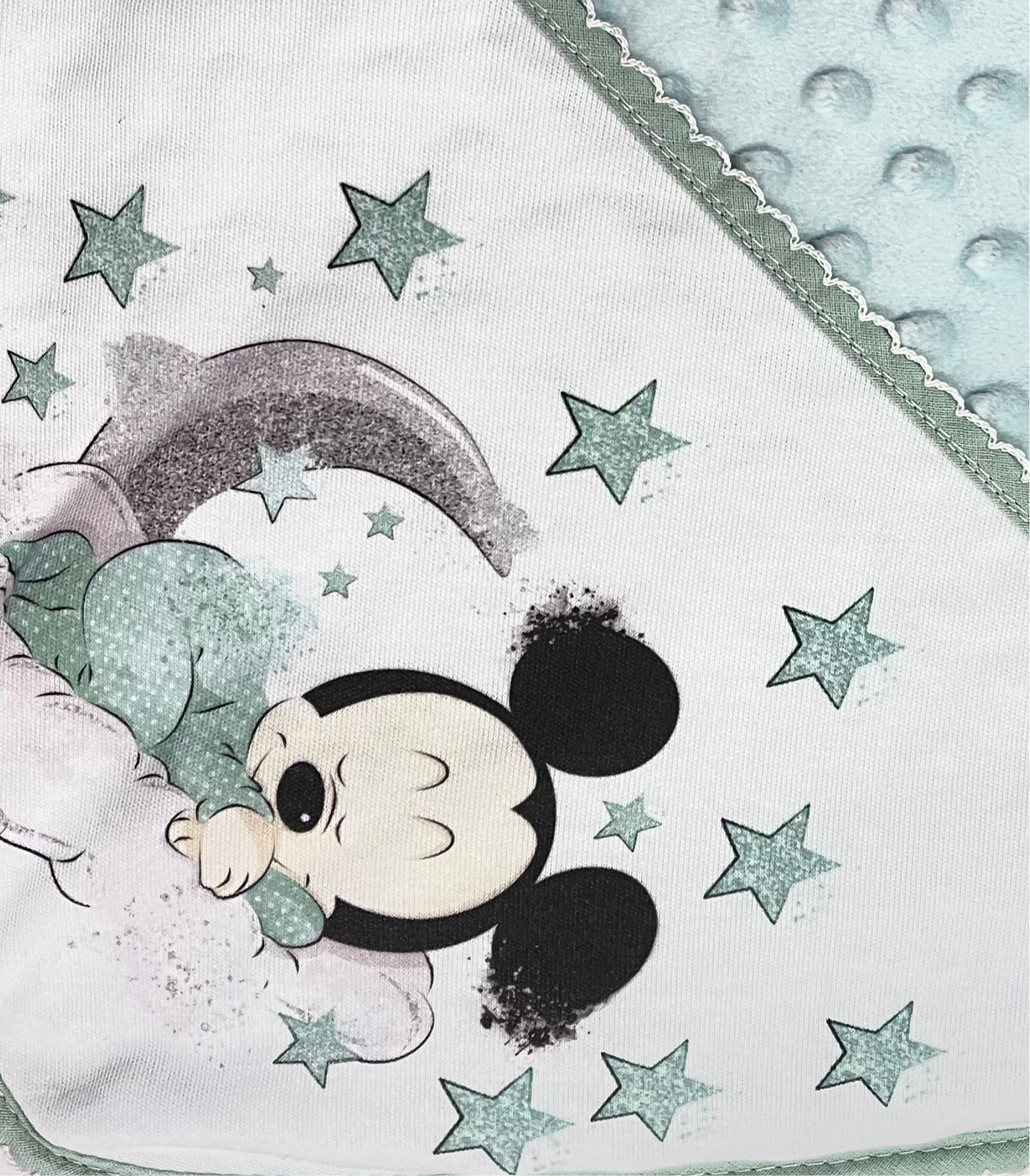 Mantita de Mickey de topitos en verde