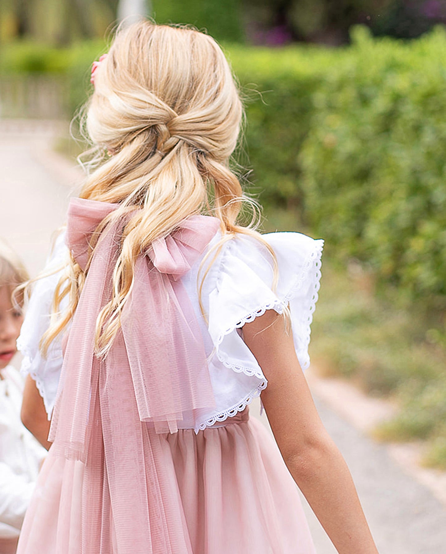 Vestido niña Ceremonia en tul rosa maquillaje - de Coco Acqua 2025