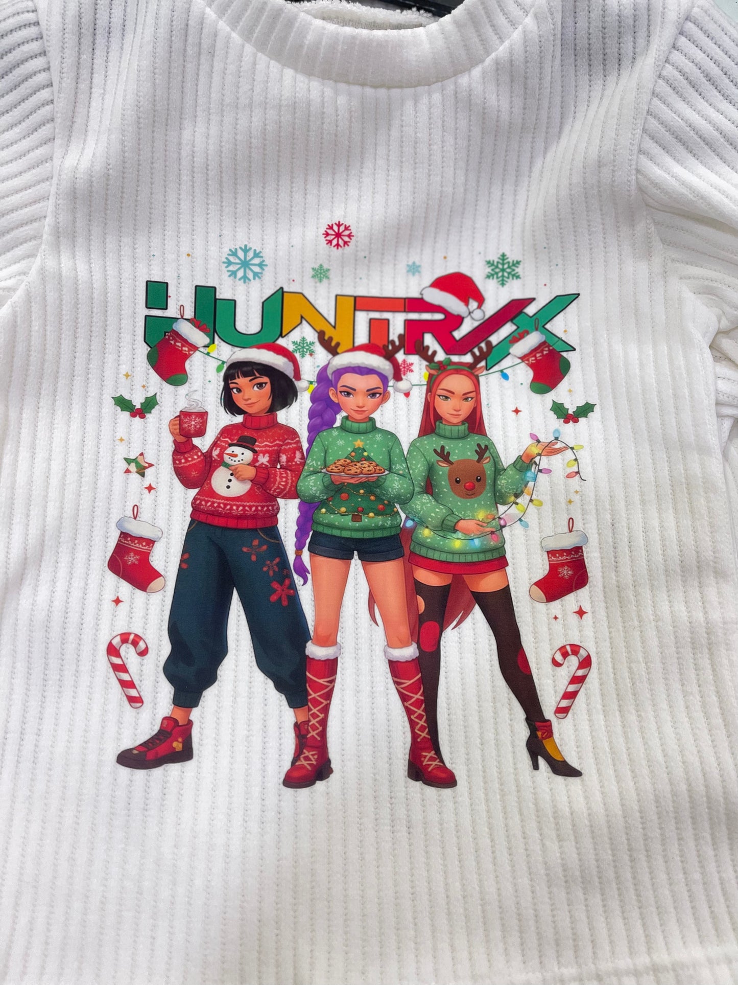 Camiseta navideña K-Pop en blanco - Pronta moda