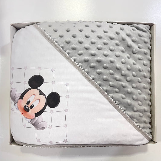 Mantita de Mickey de topitos en gris