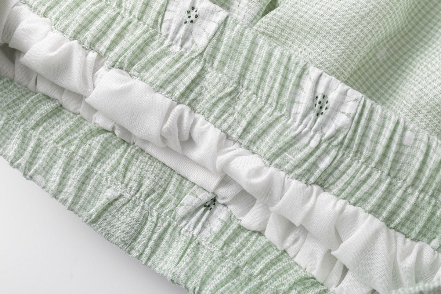 Conjunto de falda con flores verdes, con vuelo y camiseta - Newness