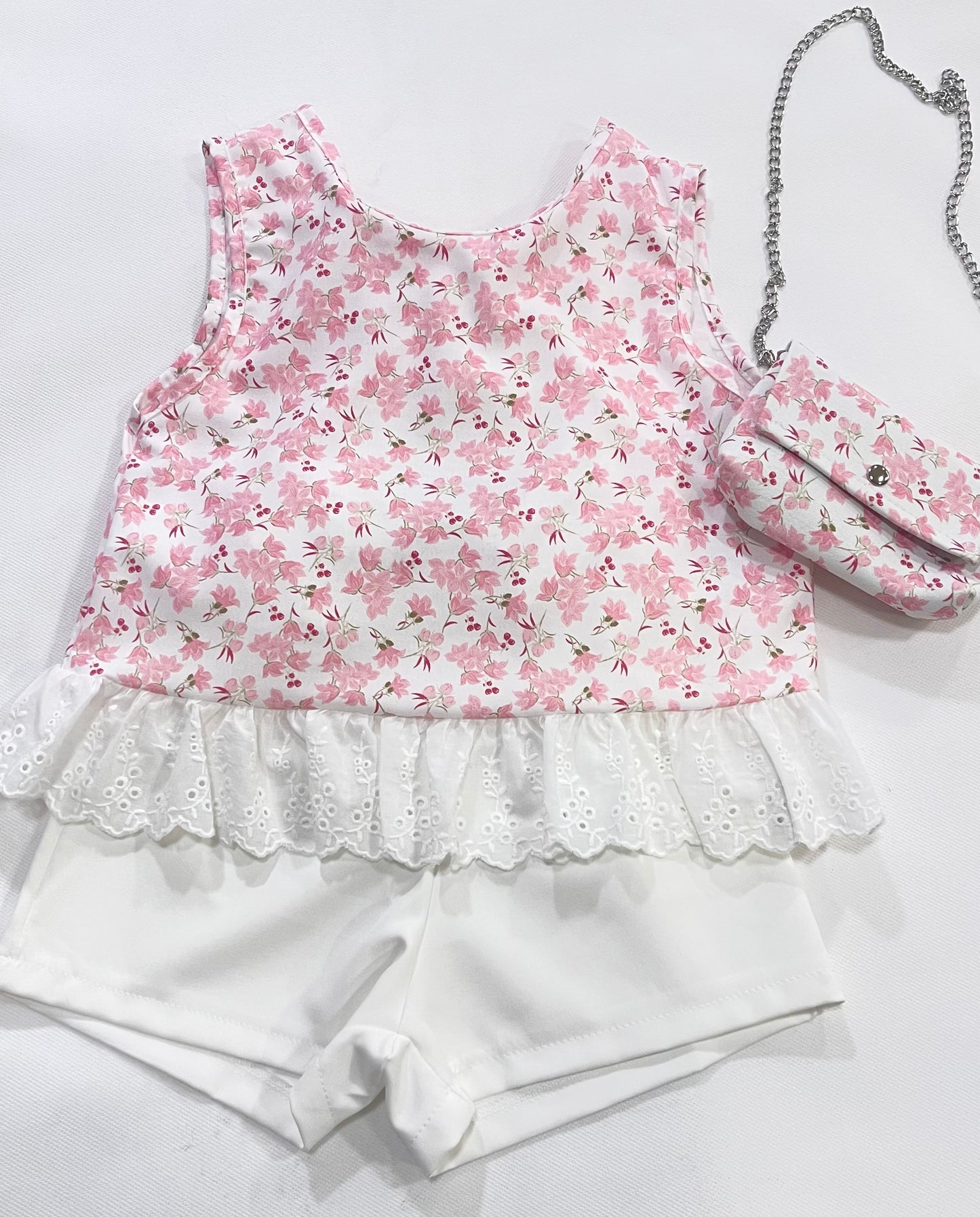 Conjunto niña con blusa estampada, short y bolso - Pronta Moda
