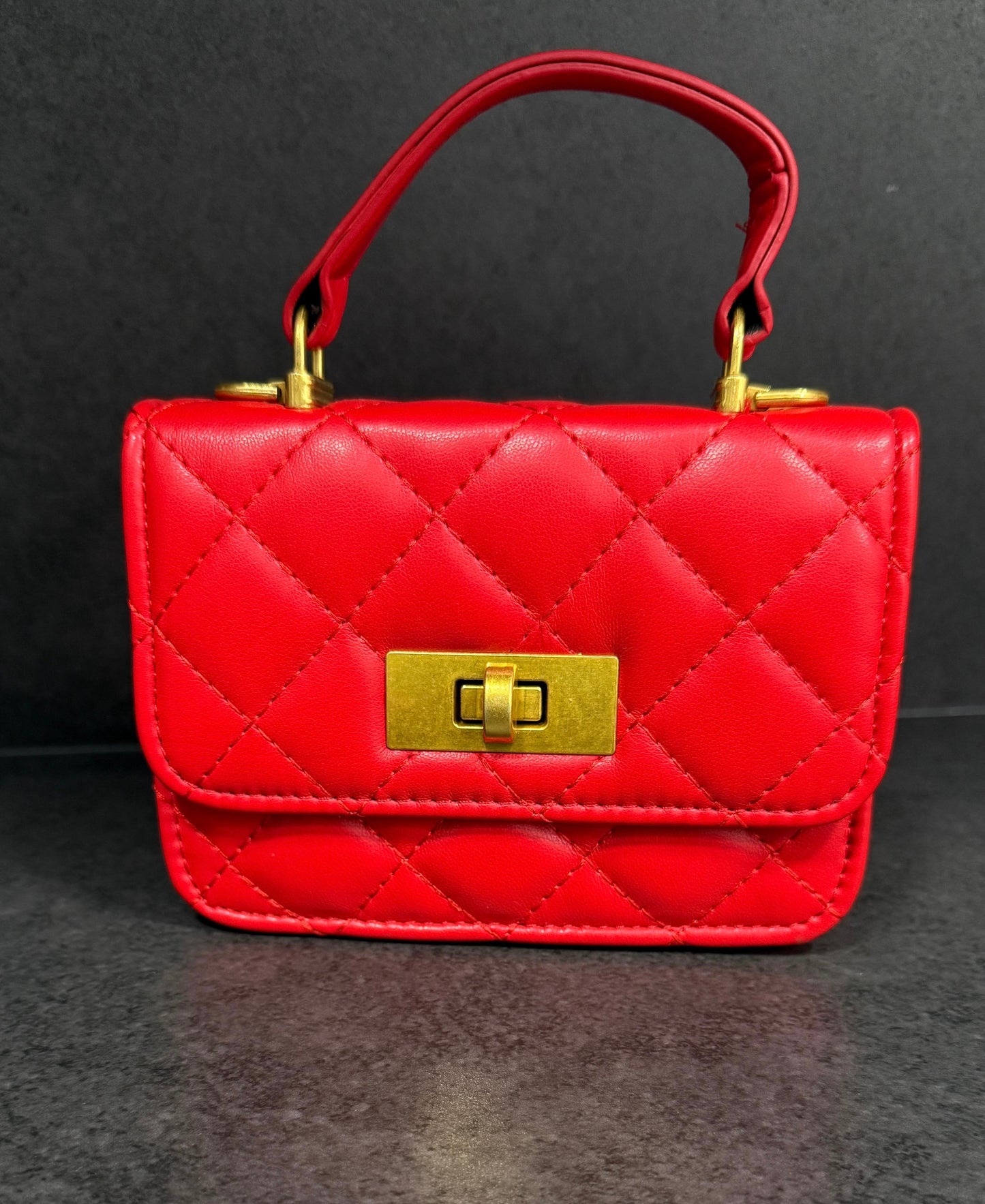 Bolso rojo con cadena - Frontal - Moda Infantil Chicle