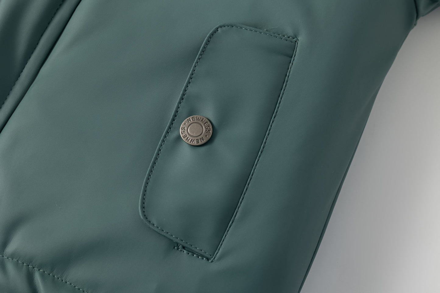 Chubasquero impermeable en verde unisex - Newness - Detalle 4 - Moda Infantil Chicle