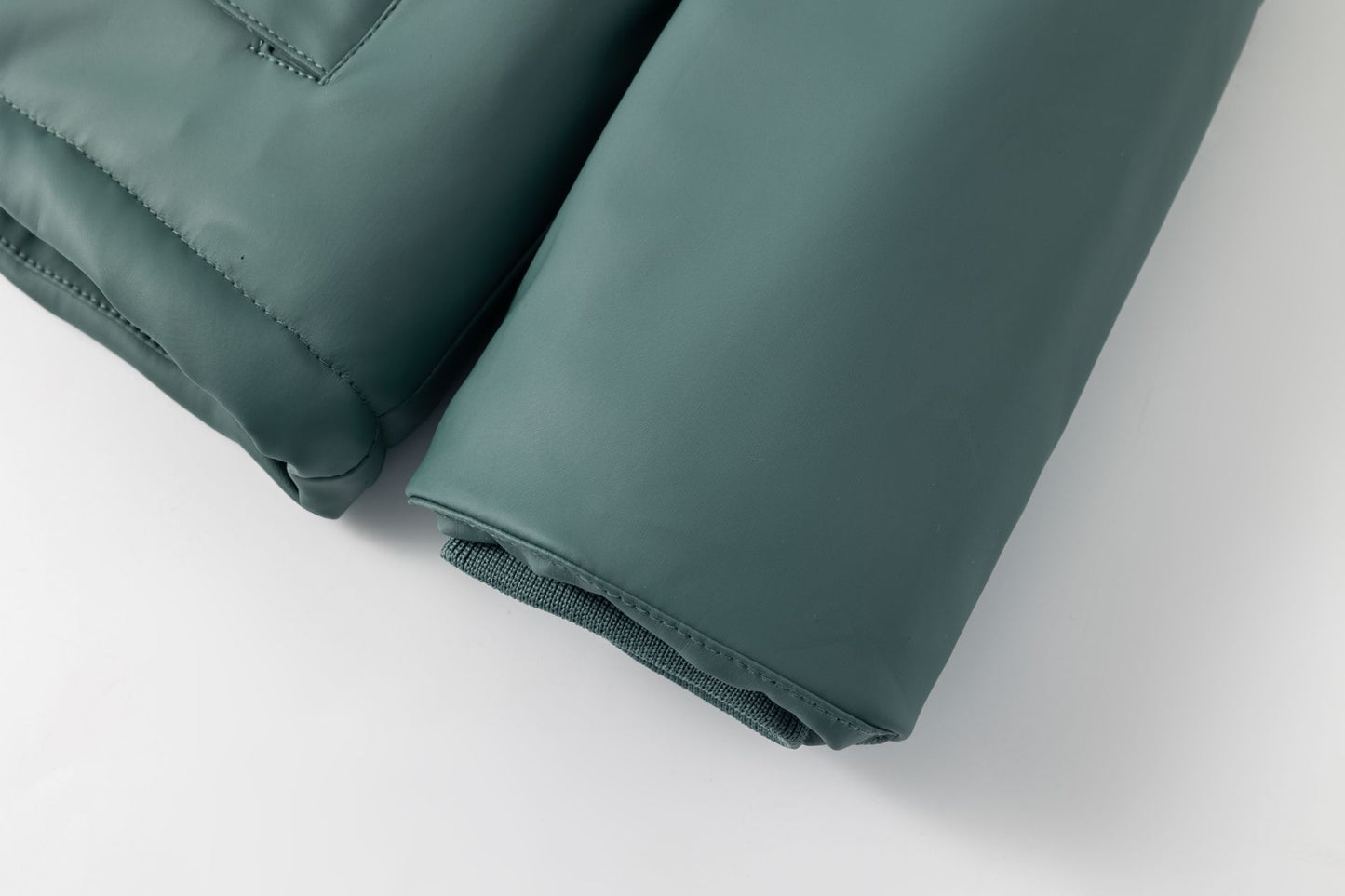 Chubasquero impermeable en verde unisex - Newness - Detalle 8 - Moda Infantil Chicle