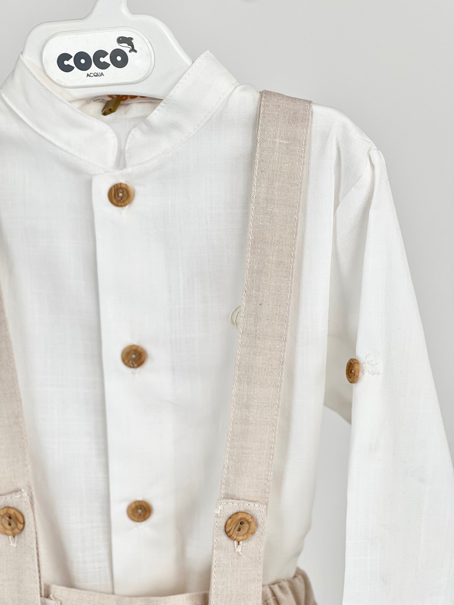 Conjunto de niño ceremonia en tostado - Coco Acqua - Detalle 2 - Moda Infantil Chicle