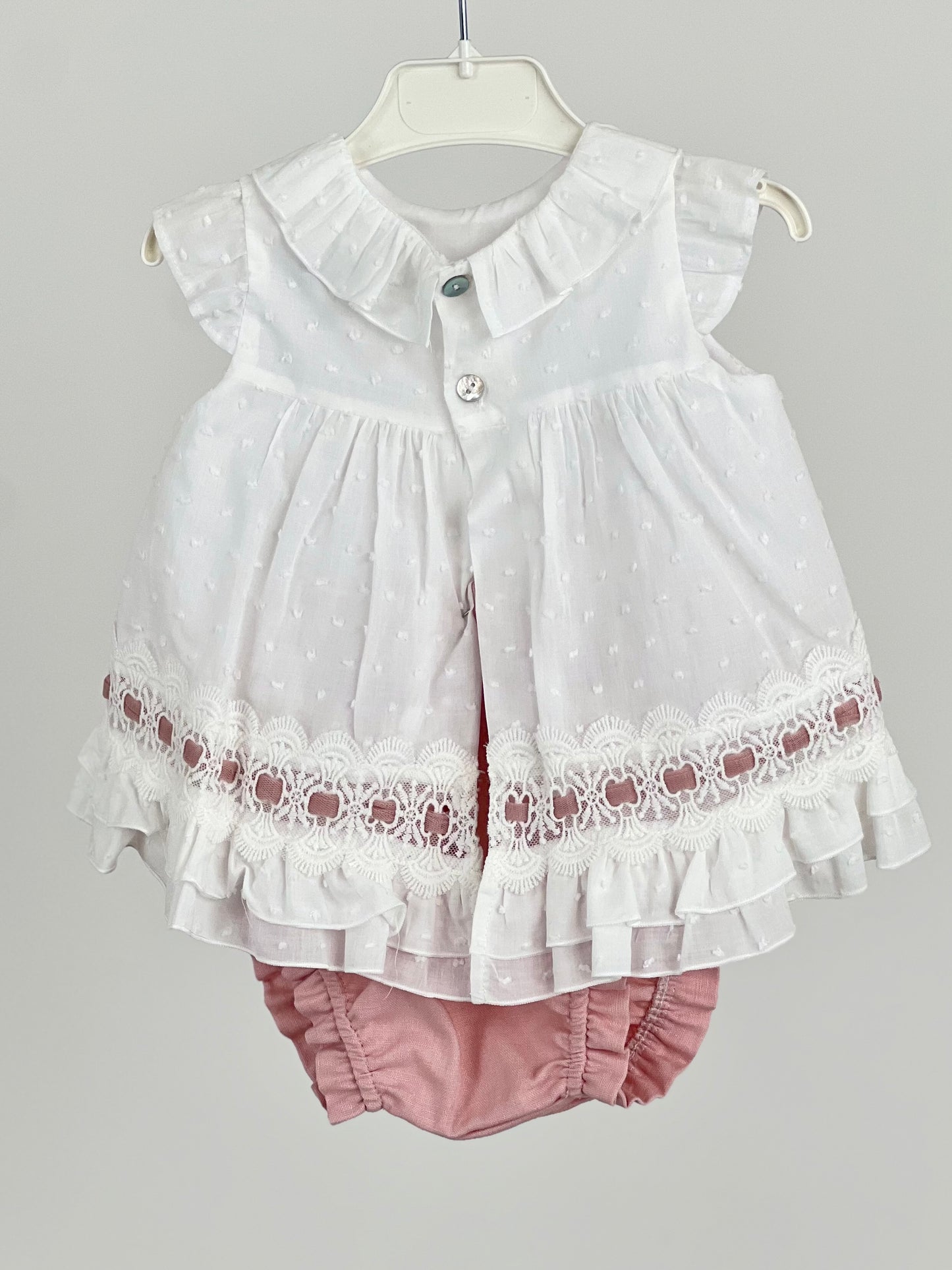 Jesusito con pasacintas - Basmarti 2025 - Detalle 2 - Moda Infantil Chicle