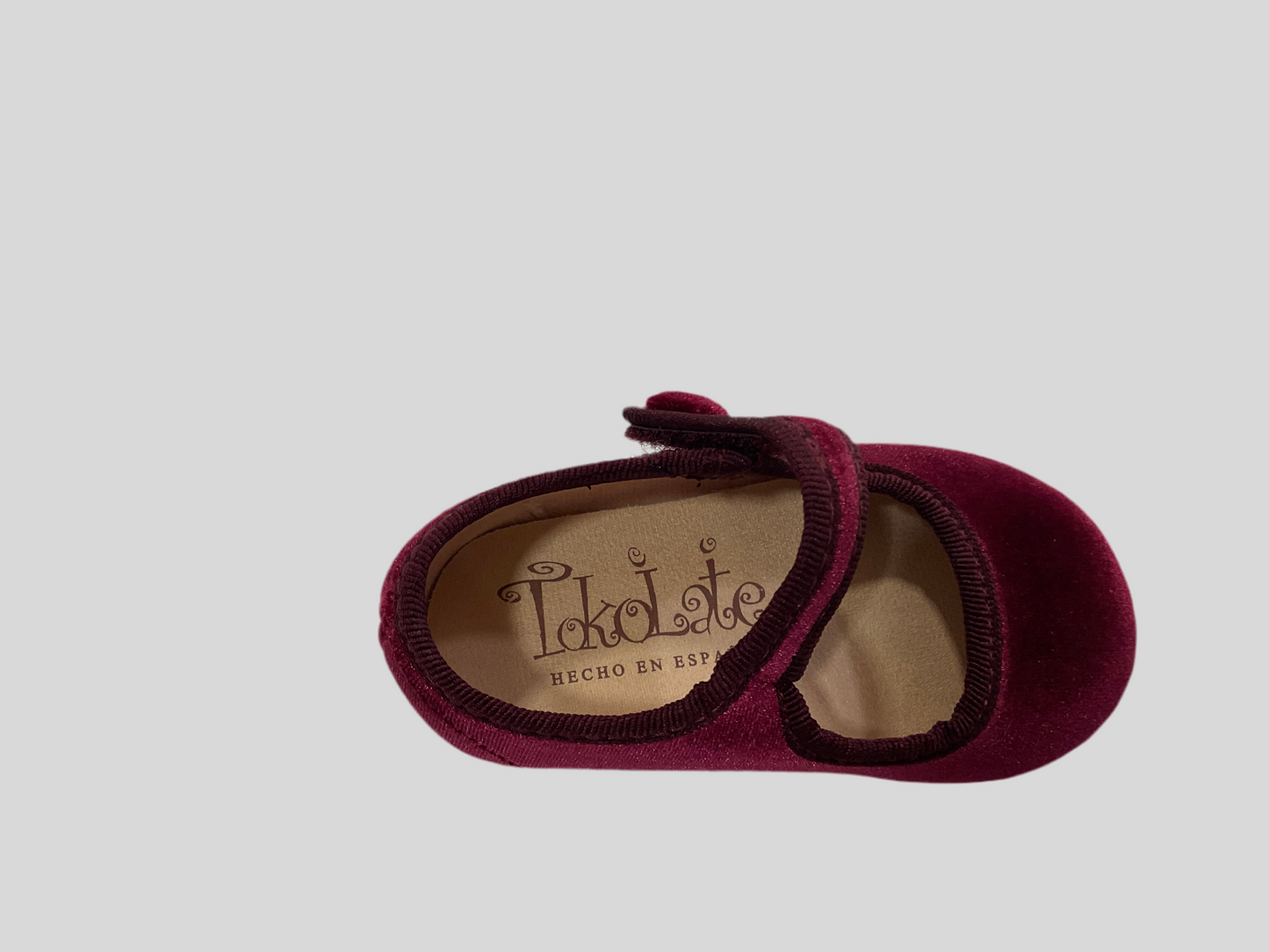 Merceditas terciopelo botón de niña Burdeos - Tokolate - Detalle 1 - Moda Infantil Chicle