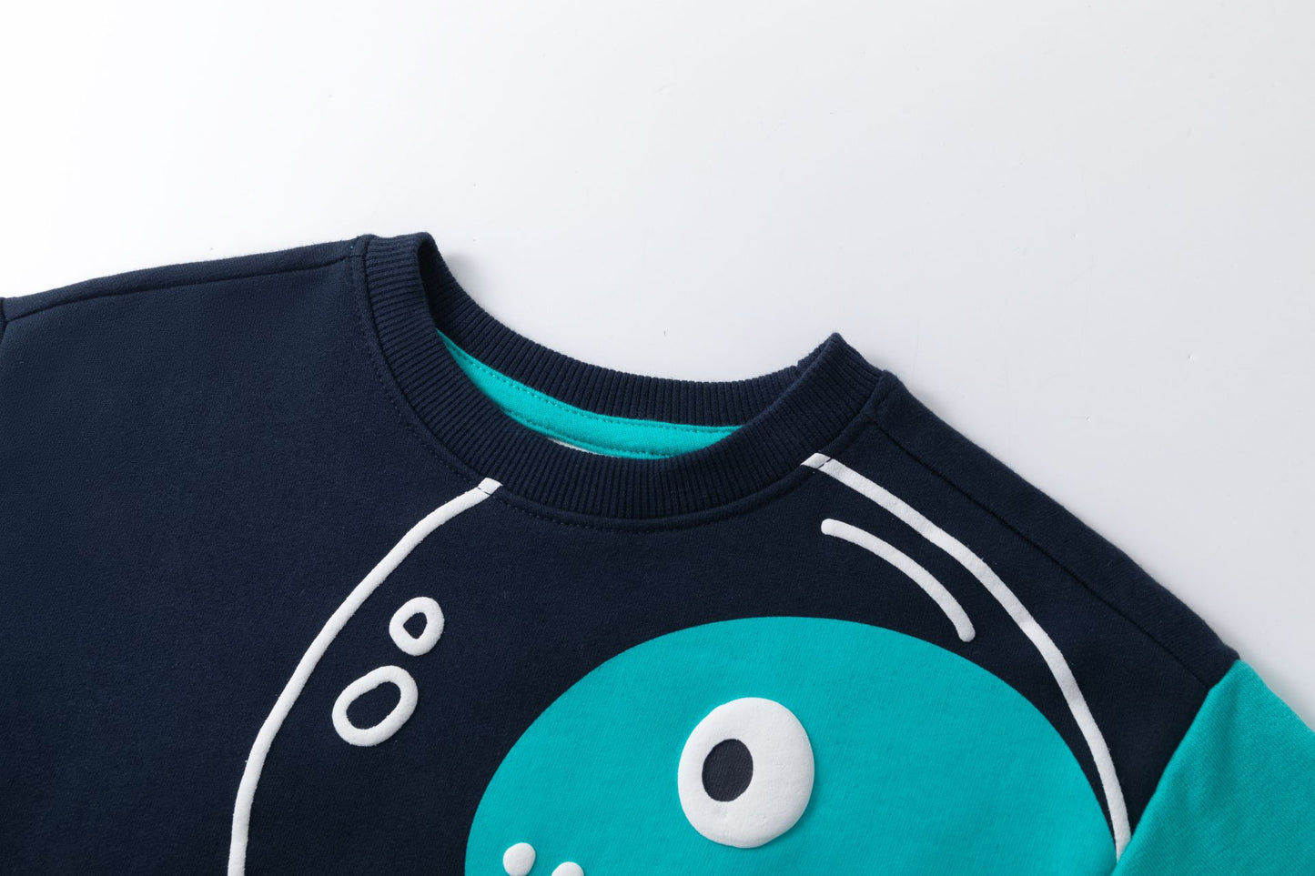 Sudadera azul marino de dinosaurio - Newness - Detalle 2 - Moda Infantil Chicle