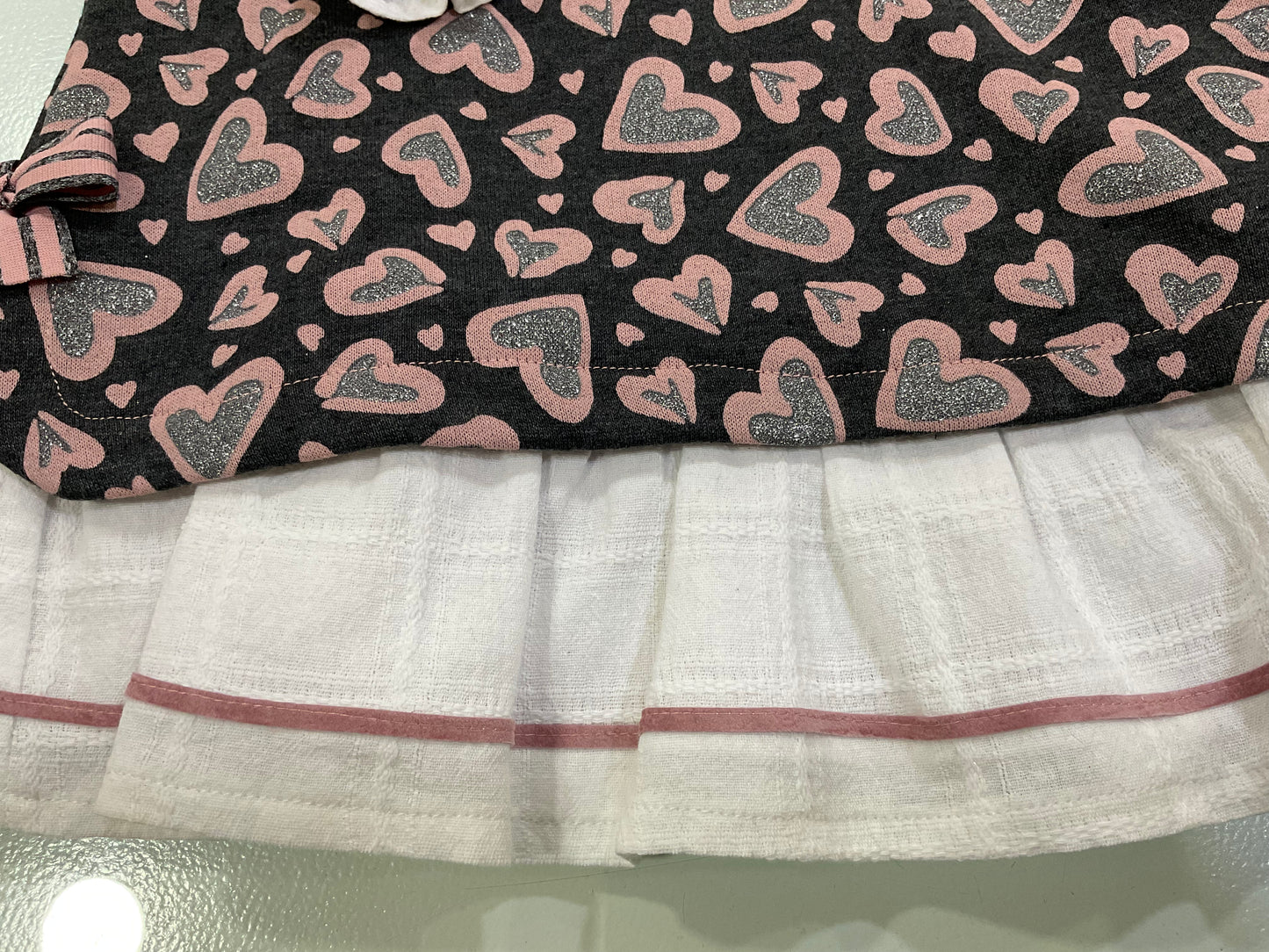 Vestido de niña corazones - Basmarti invierno 2024 - Detalle 2 - Moda Infantil Chicle