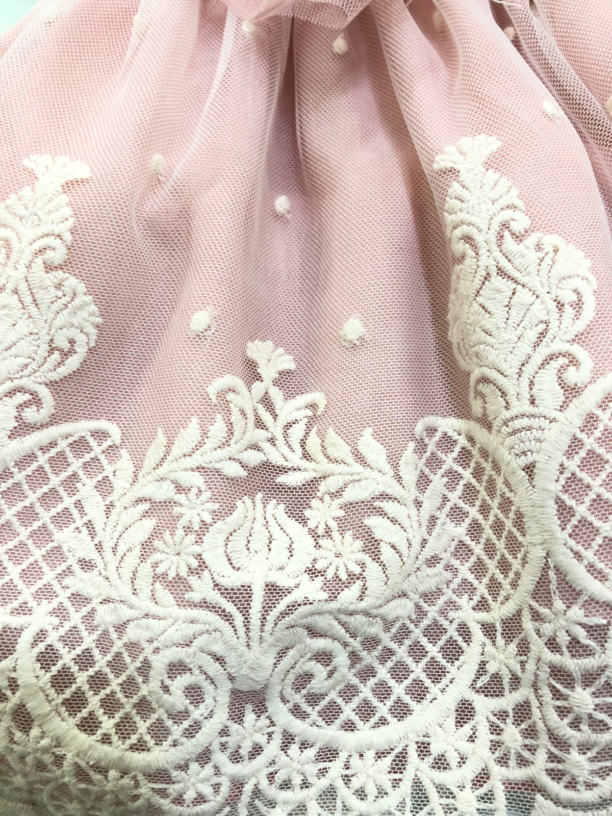 Vestido ni�a beb� rosa y beige - Basmarti verano 2024 - Detalle 5 - Moda Infantil Chicle