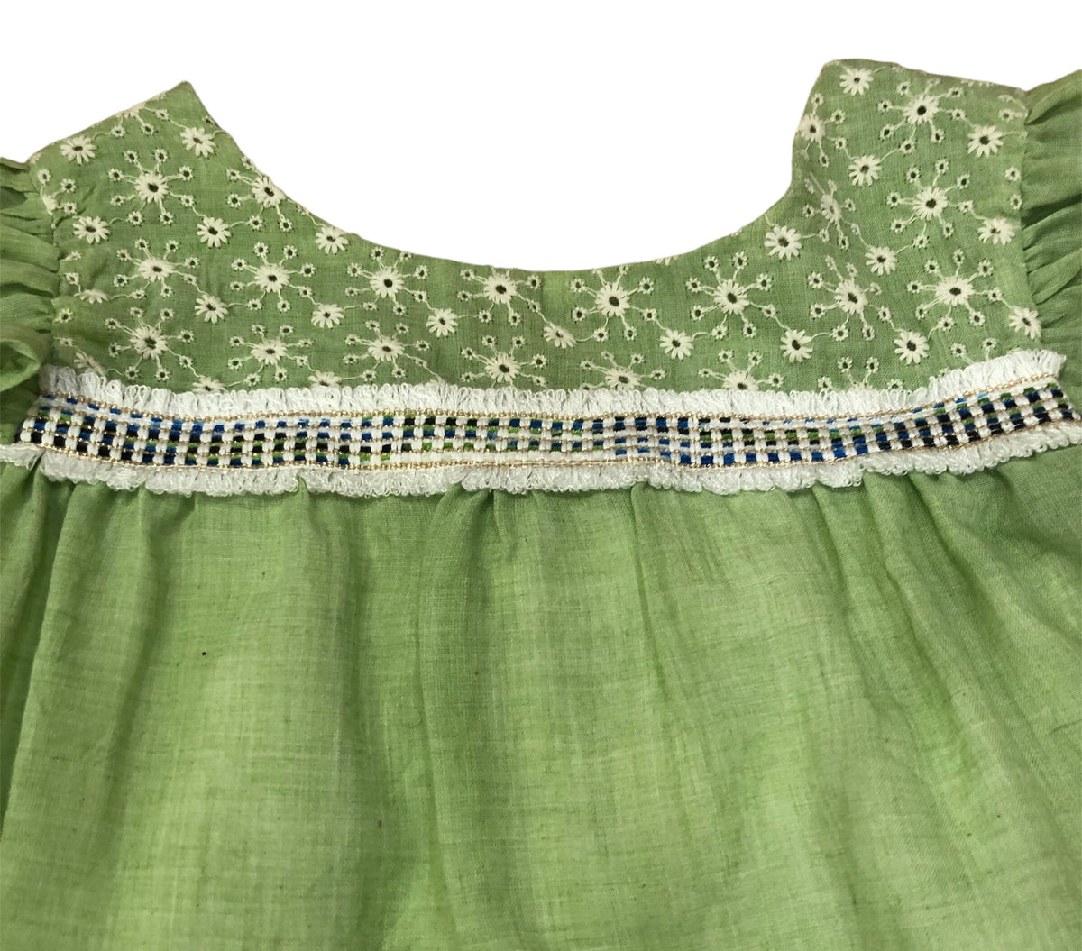 Vestido ni�a en color verde - Nekenia 2023 - Detalle 4 - Moda Infantil Chicle