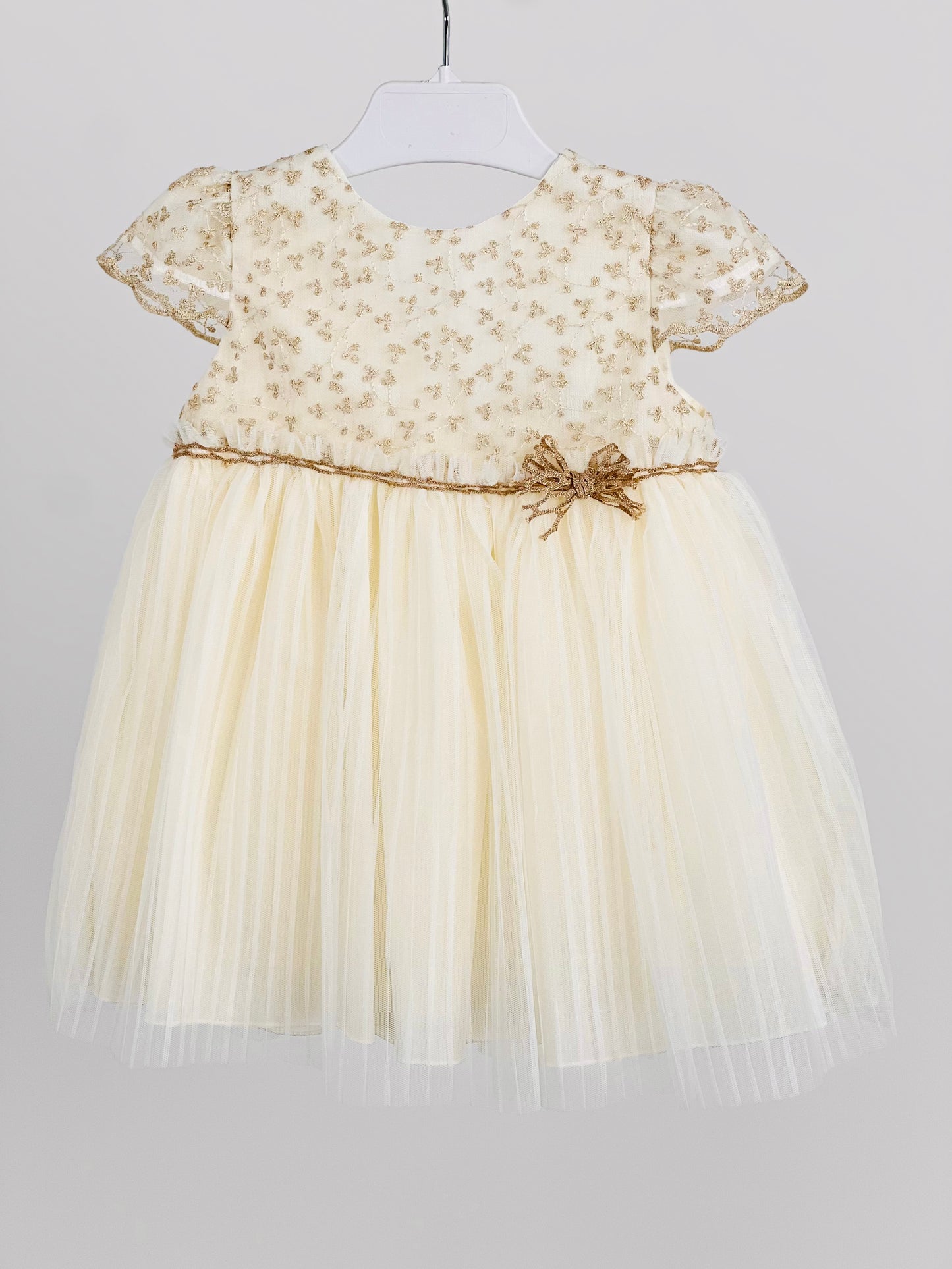 Vestido niña bebé - Basmarti 2025 - Detalle 2 - Moda Infantil Chicle