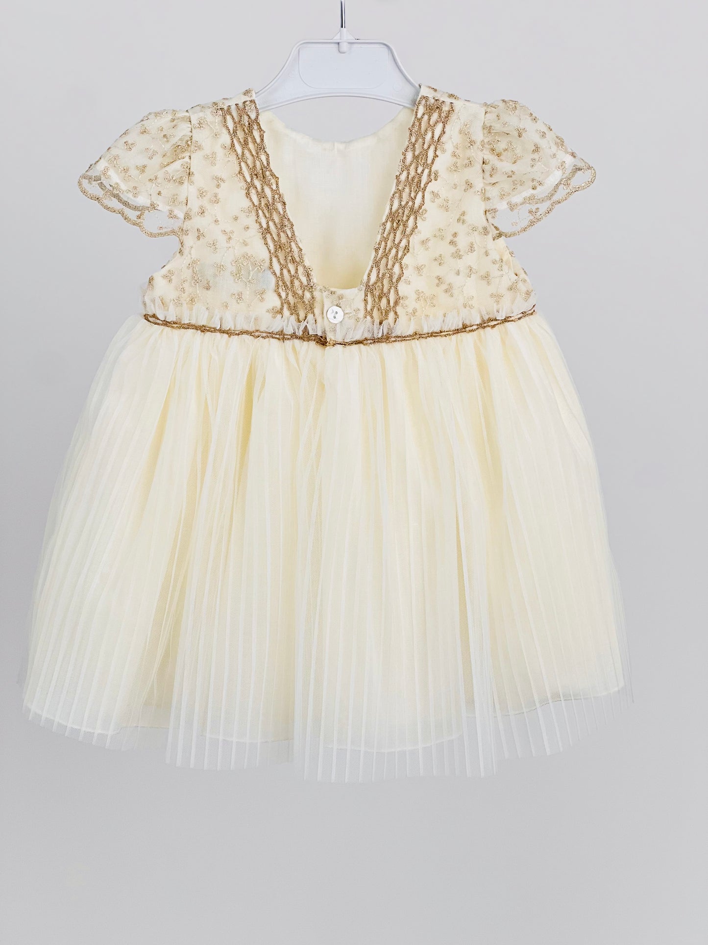 Vestido niña bebé - Basmarti 2025 - Detalle 4 - Moda Infantil Chicle