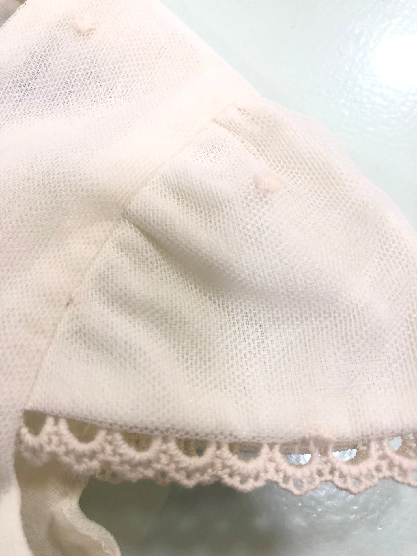 Vestido niña bebé rosa y beige - Basmarti verano 2024 - Detalle 2 - Moda Infantil Chicle