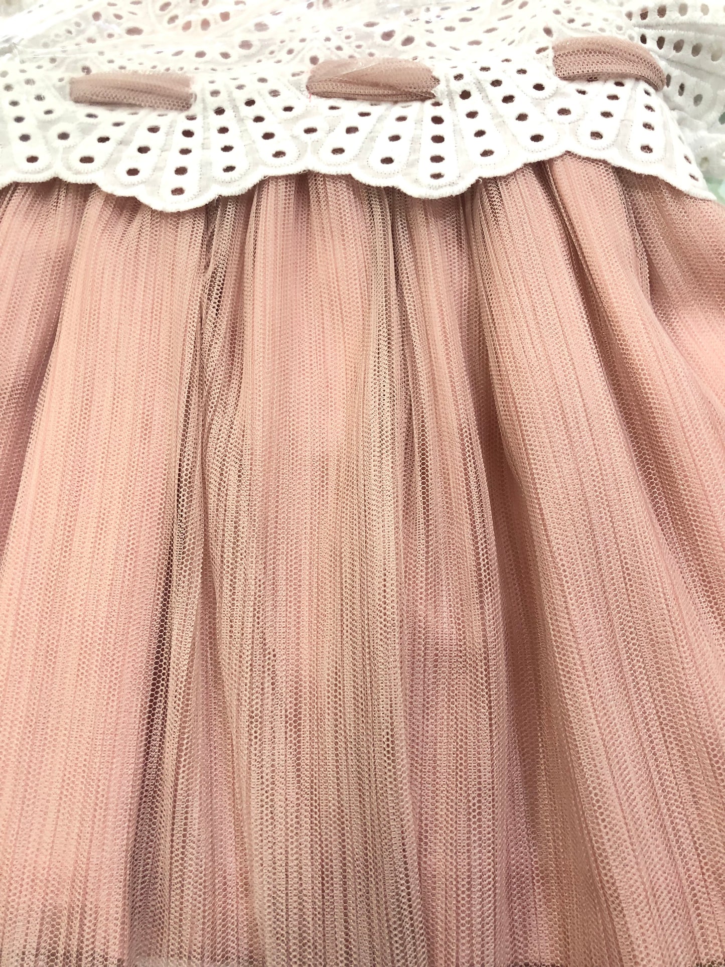 Vestido niña con tul rosa empolvado - Basmarti verano 2024 - Detalle 3 - Moda Infantil Chicle