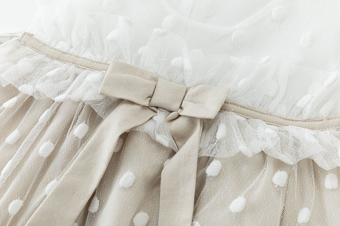 Vestido ceremonia en beige de niña -  Newness