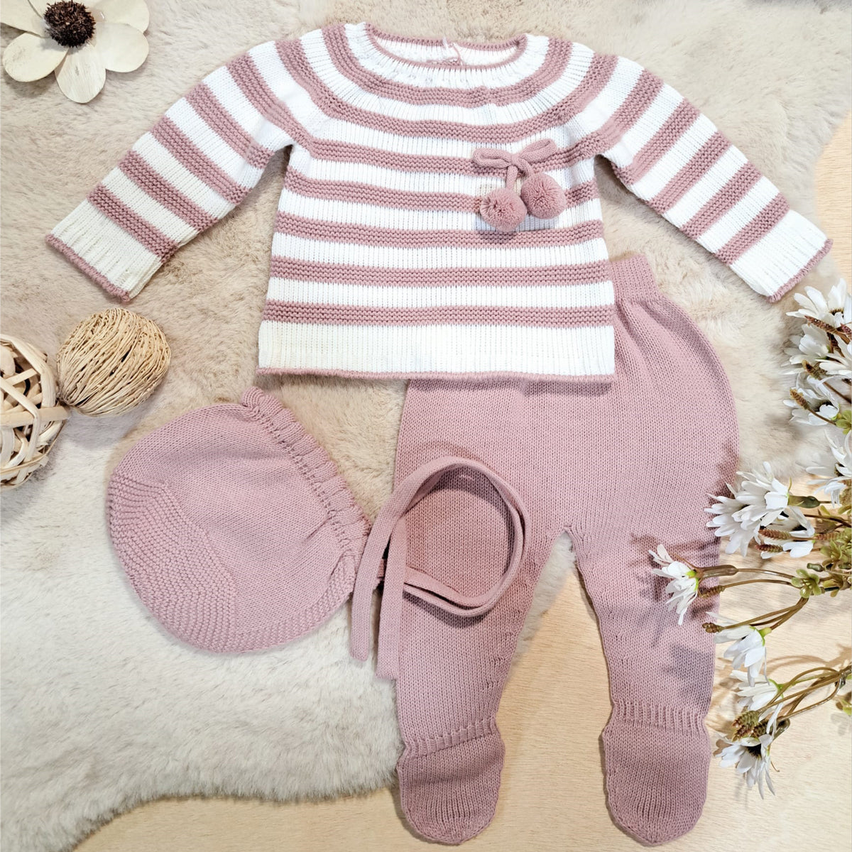 Conjunto bebé en rayas beige y rosa