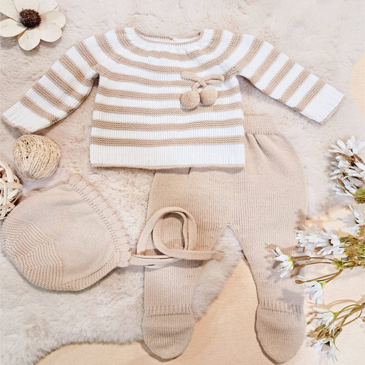 Conjunto bebé de primera puesta, en rayas camel y beige