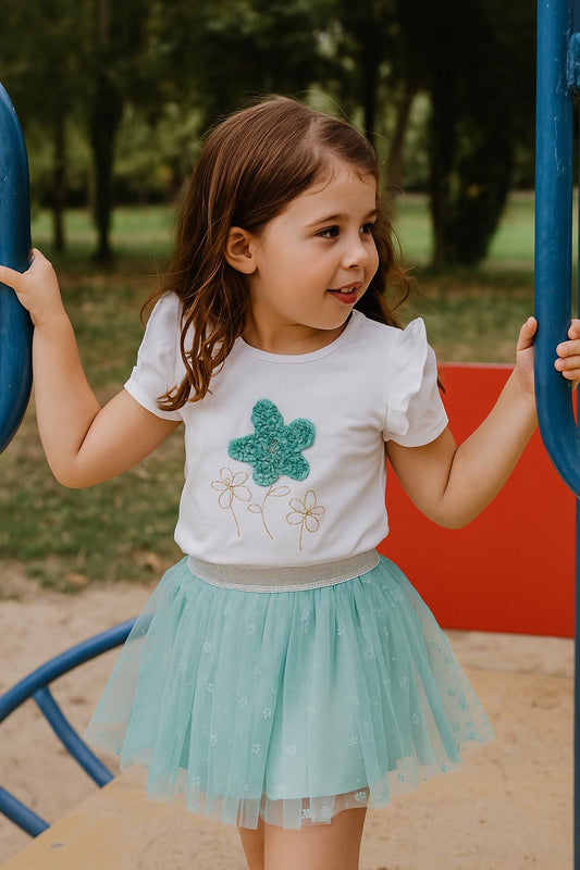 Conjunto niña camiseta blanco y falda en tul verde