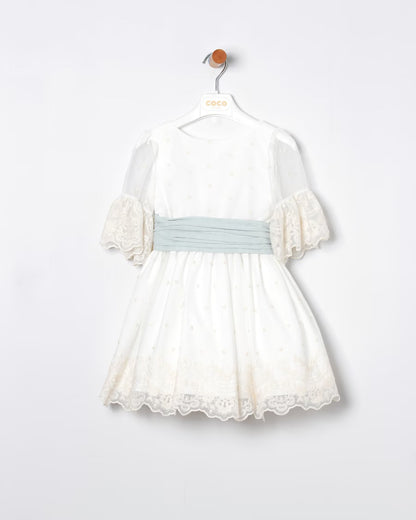 Vestido Ceremonia de niña en plumeti, con lazada verde empolvado - Coco Acqua 2025