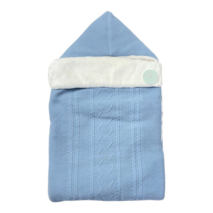 Saco bebe de Punto con Capucha y Forro de Pelo en azul claro azafata