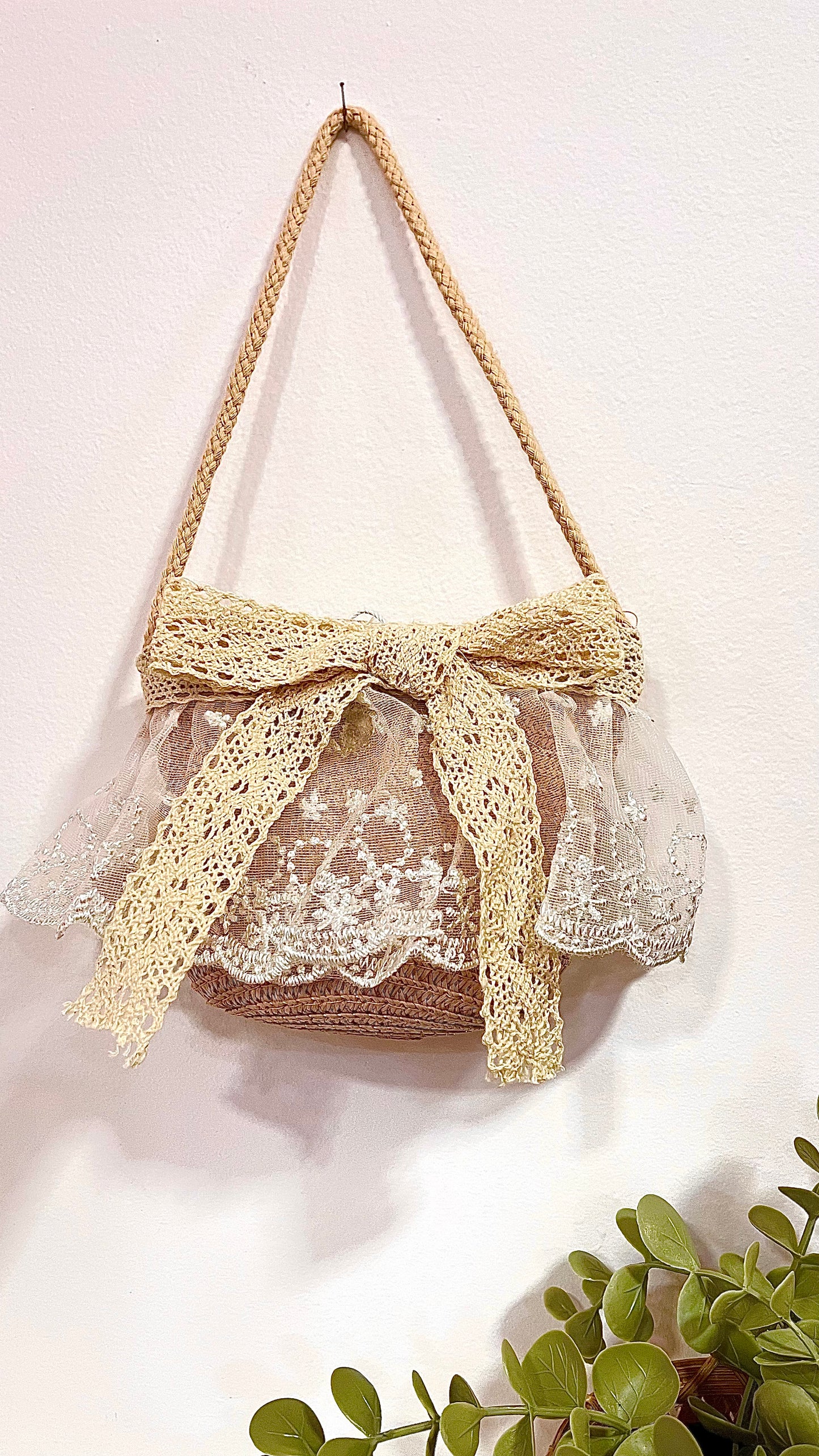 Bolso de niña en rosa con puntilla