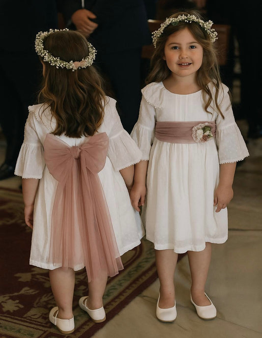 Vestido Ceremonia de niña en plumeti, con lazada rosa empolvado - Coco Acqua 2025
