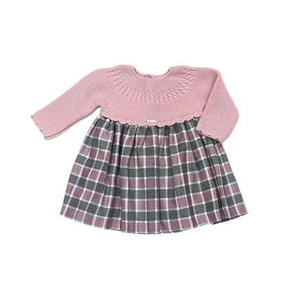 Vestido rosa con falda de cuadros 💕