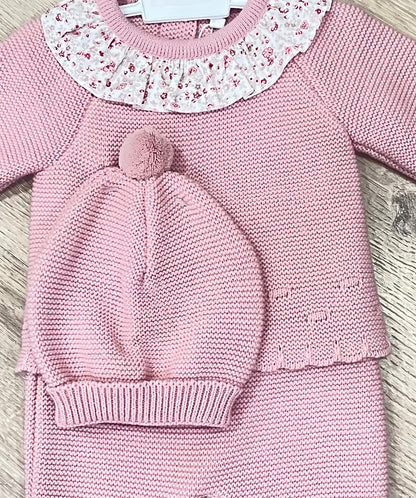 Conjunto lana de tres piezas con volante en cuello