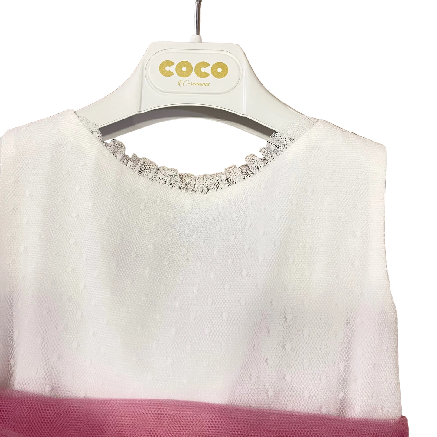 Vestido niña blanco y fajín en rosa fuerte - de Coco Acqua Ceremonia