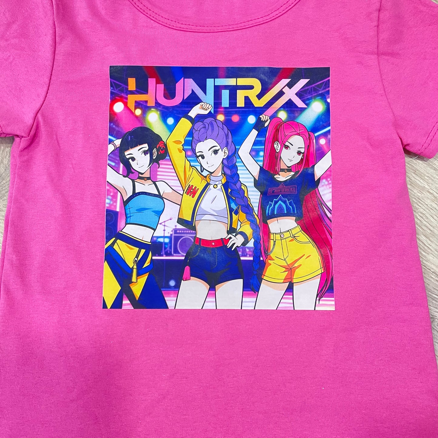 Camiseta manga corta en fucsia Huntrix - Pronta moda