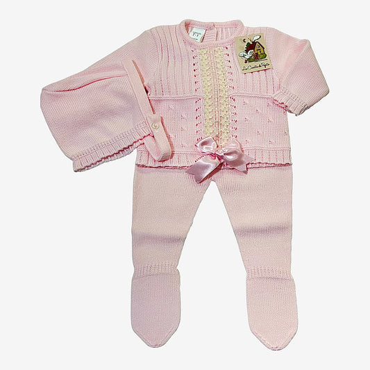 Conjunto de tres piezas en rosa con lazo