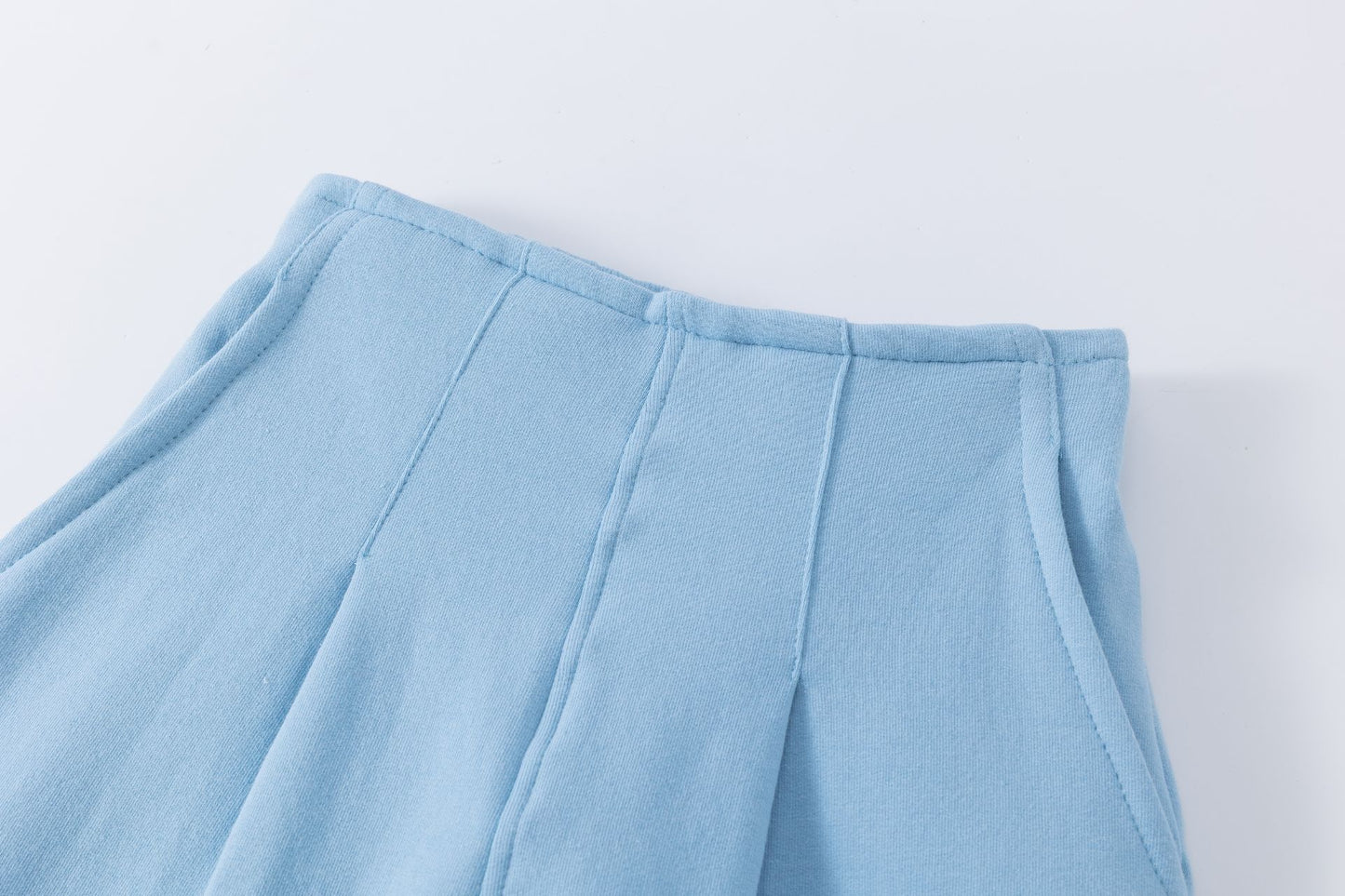 Pantalón de chandal en color azul claro  - Newness