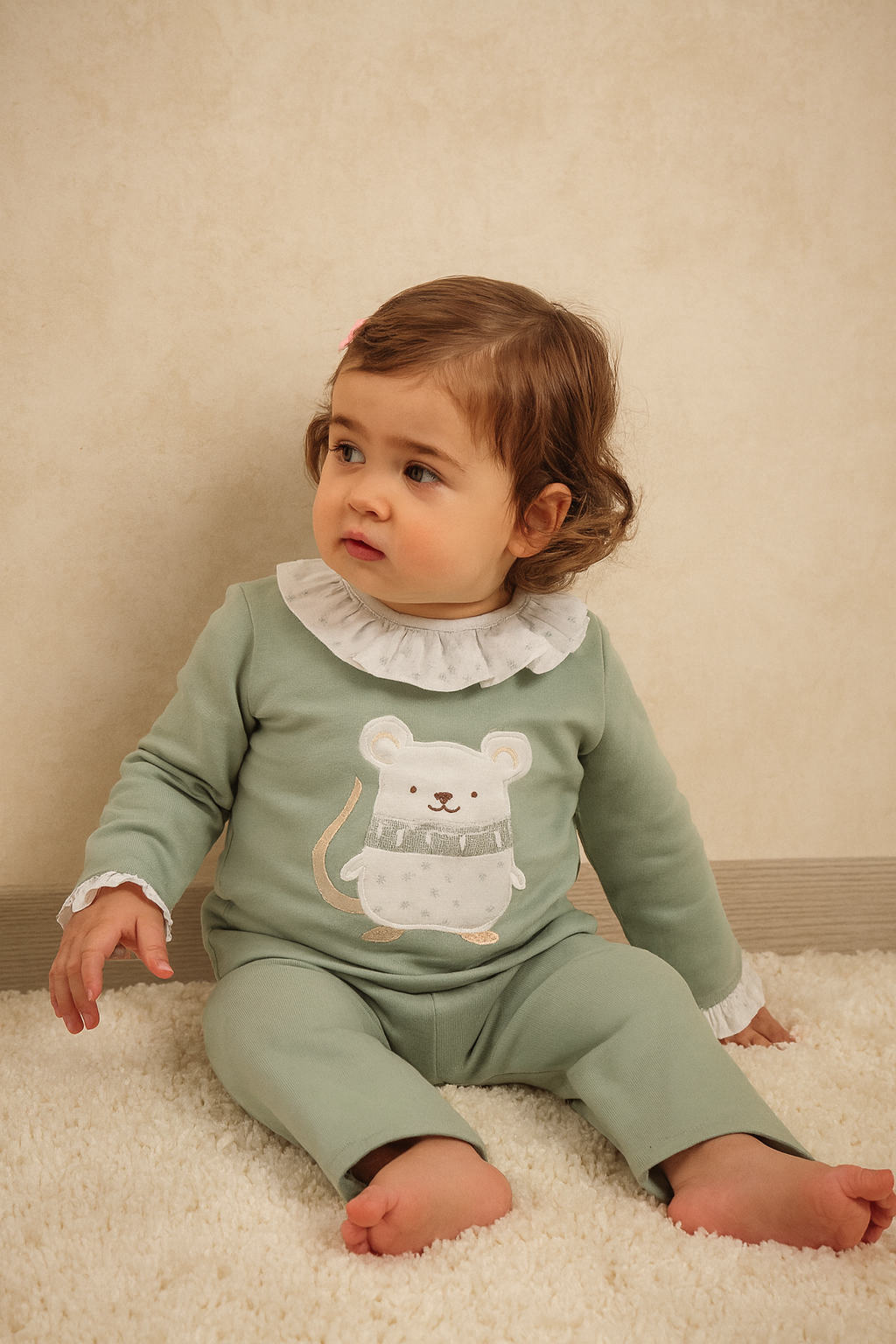 Chanda bebé en verde con ratón- Pequeños Piratas