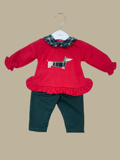 Chanda bebé en rojo con perro salchicha - Pequeños Piratas