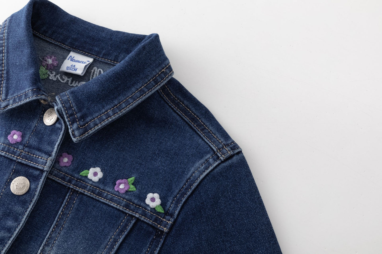 Cazadora vaquera con flores por delante y detrás - Newness