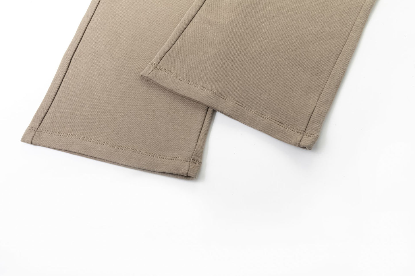 Pantalón de chandal con bolsillo en marrón - Newness