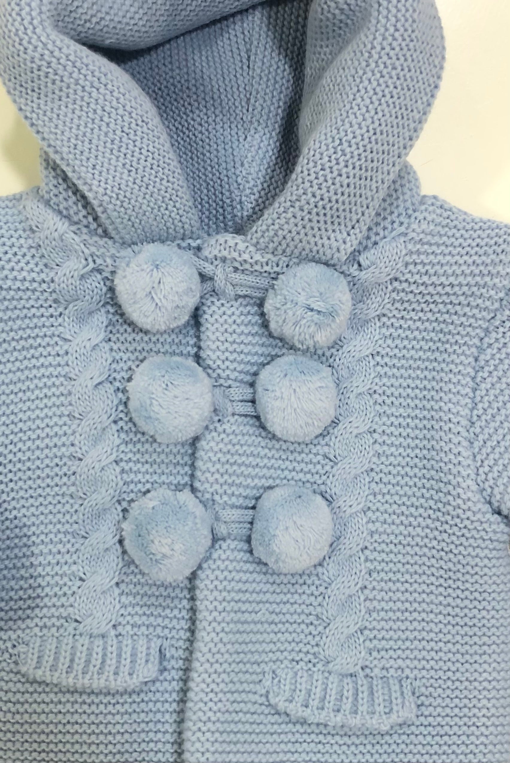 Abrigo de lana en azul con capucha - Baby Fashion - Detalle 1 - Moda Infantil Chicle
