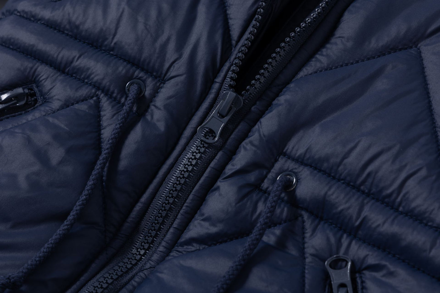 Abrigo tipo plumas - Detalle 2 - Moda Infantil Chicle