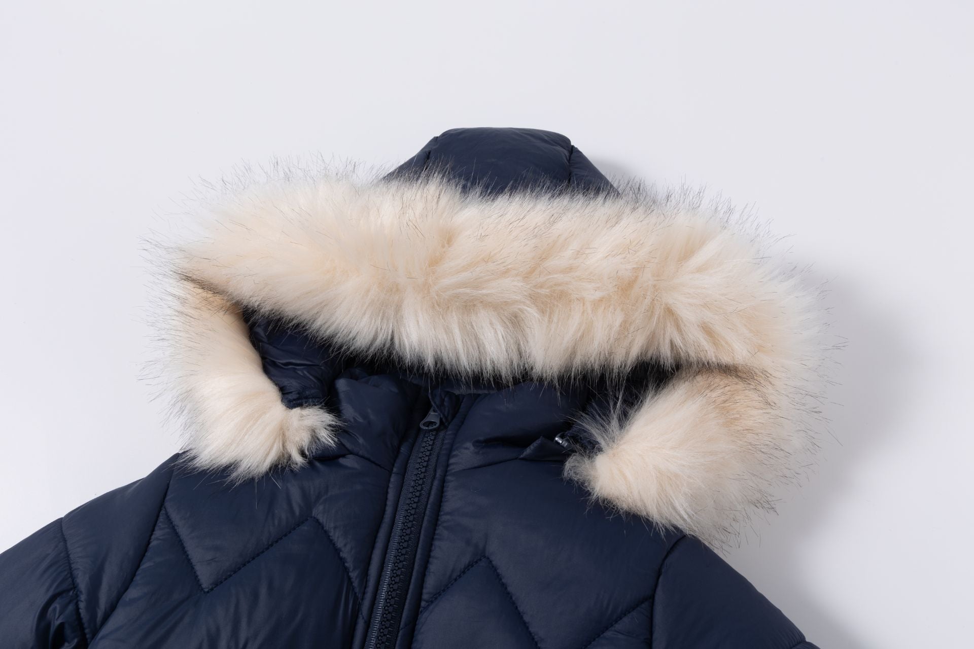 Abrigo tipo plumas - Detalle 4 - Moda Infantil Chicle