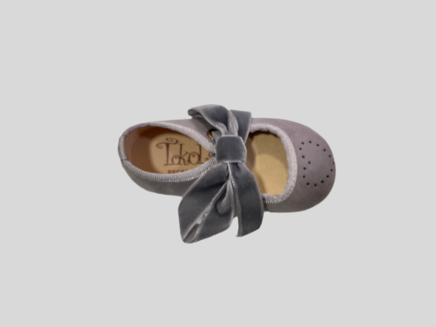 Angelito de lazo, terciopelo picado corazón gris medio - Tokolate - Detalle 1 - Moda Infantil Chicle