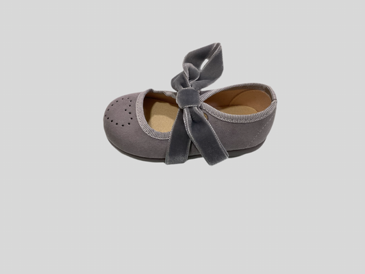 Angelito de lazo, terciopelo picado corazón gris medio - Tokolate - Frontal - Moda Infantil Chicle