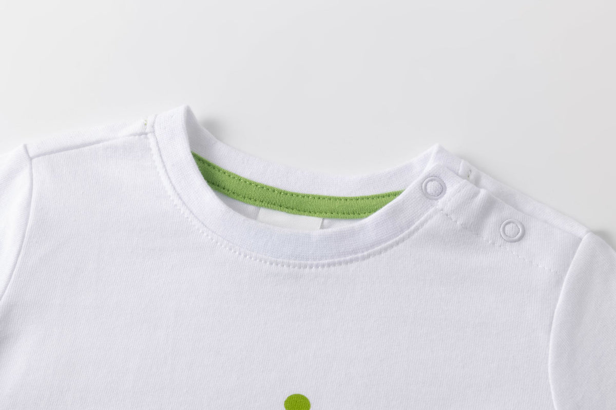 Camiseta beb� blanca con robot en pistacho - Newness invierno 2024 - Detalle 2 - Moda Infantil Chicle