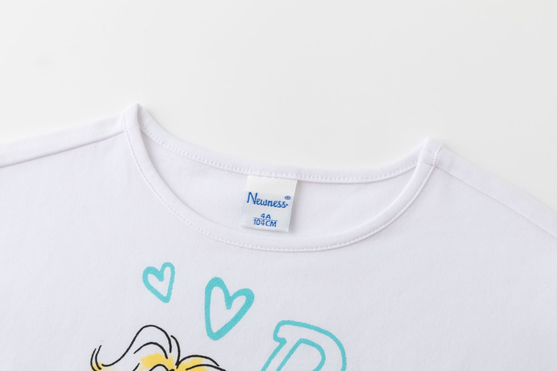 Camiseta de niña con estampado - Newness 2024 - Detalle 2 - Moda Infantil Chicle