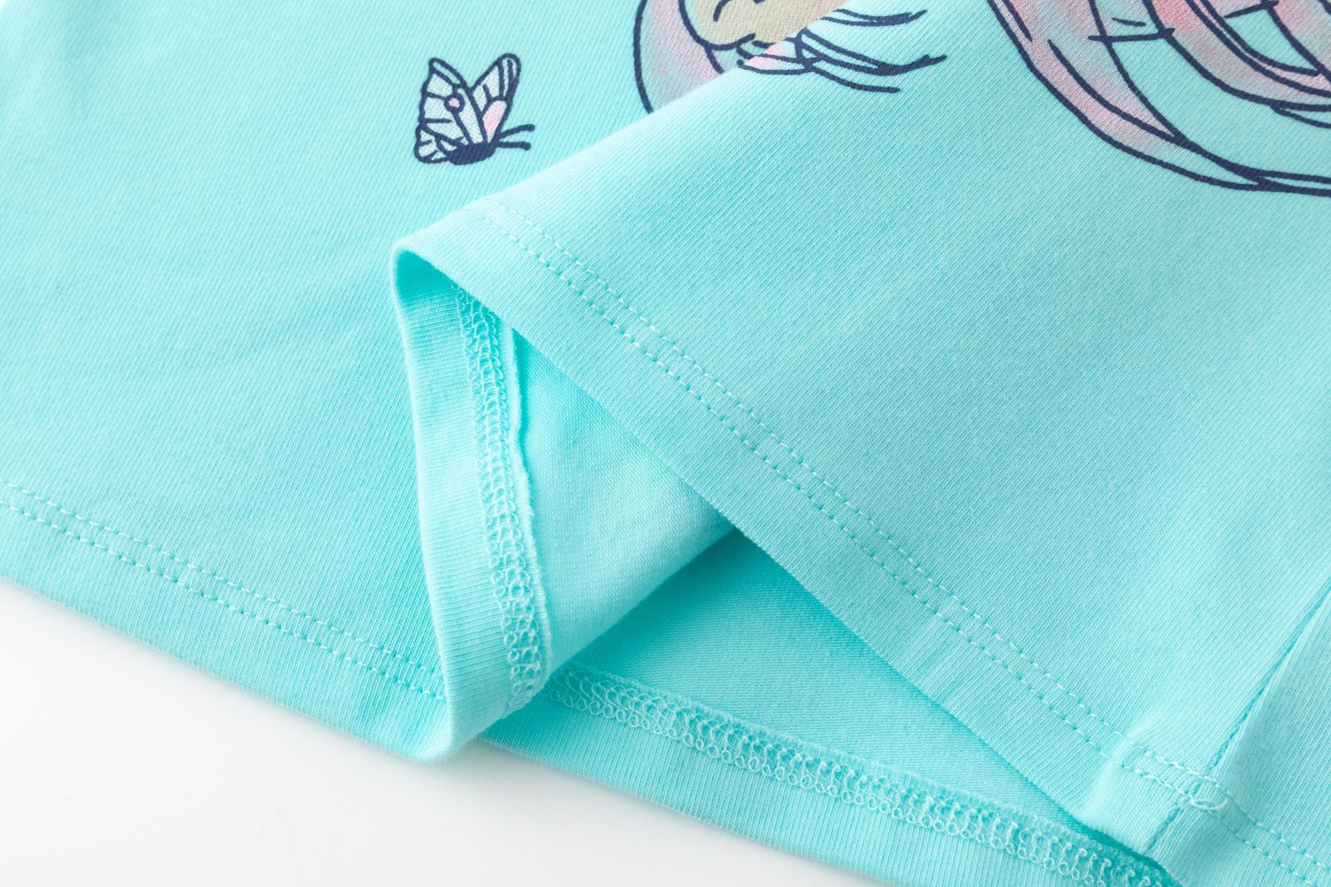 Camiseta de niña de manga corta - Newness 2024 - Detalle 5 - Moda Infantil Chicle