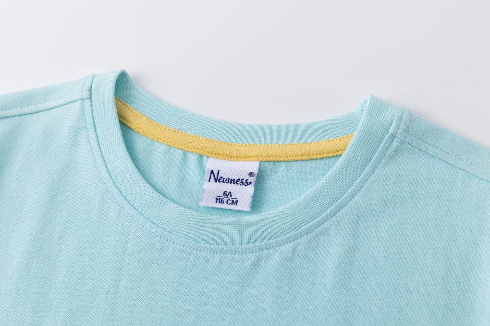 Camiseta de niño en azul de Newness - Detalle 3 - Moda Infantil Chicle