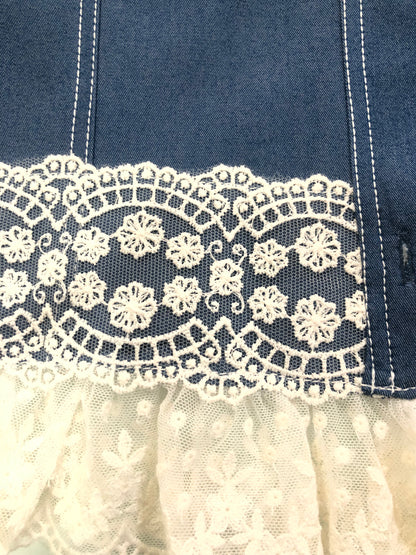 Cazadora denim color azul vaquero con puntillas - Nekenia - Detalle 1 - Moda Infantil Chicle