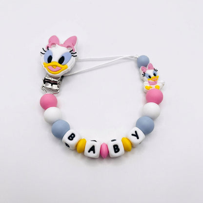 Clip para chupete personalizado de Daisy - Frontal - Moda Infantil Chicle