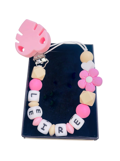 Clip para chupete personalizado hoja rosa - Detalle 1 - Moda Infantil Chicle